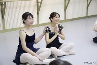 国际成人芭蕾体服视频,优雅舞动，绽放魅力