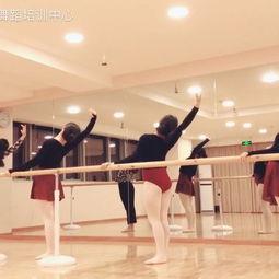 芭蕾成人演出视频,芭蕾成人演出精彩瞬间回顾