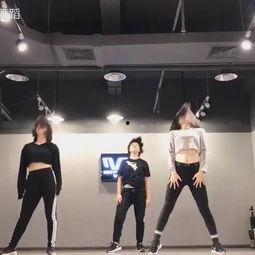 成人有力量的舞蹈视频